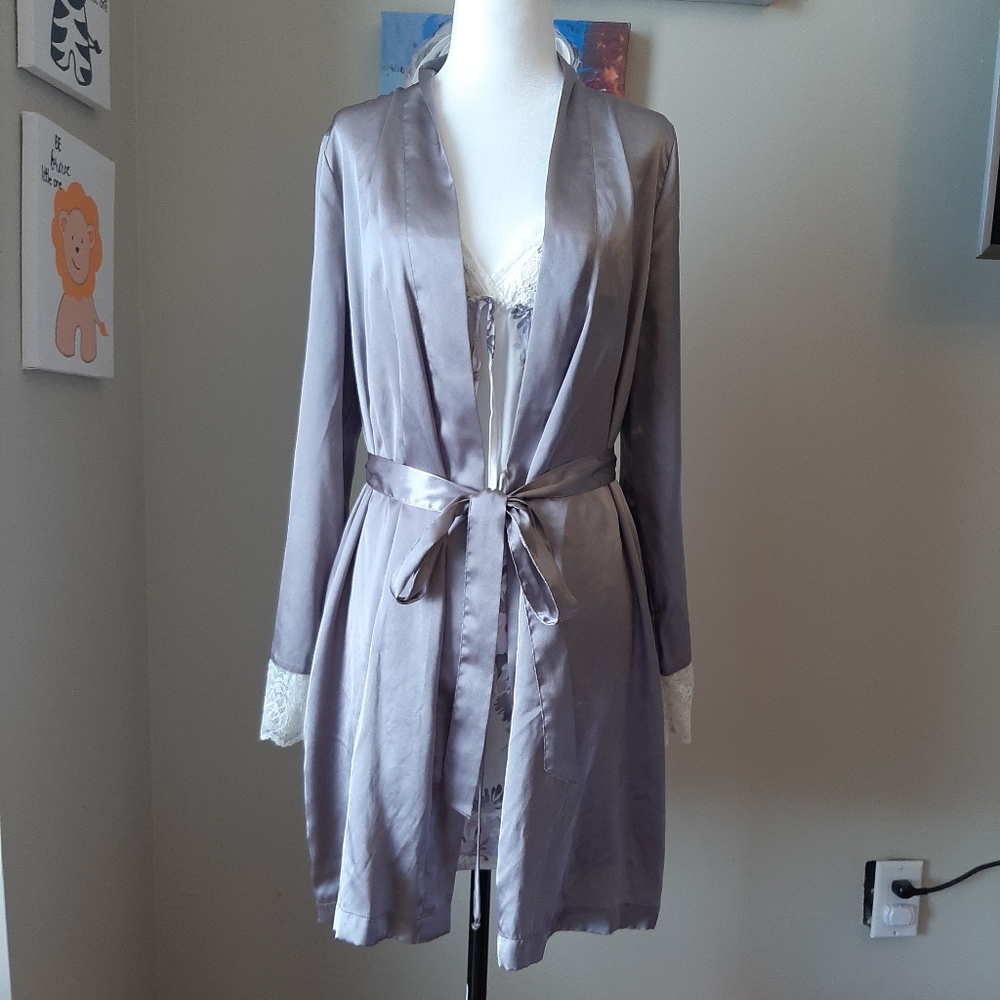 2 sets La Vie En Rose Intimates & Sleepwear